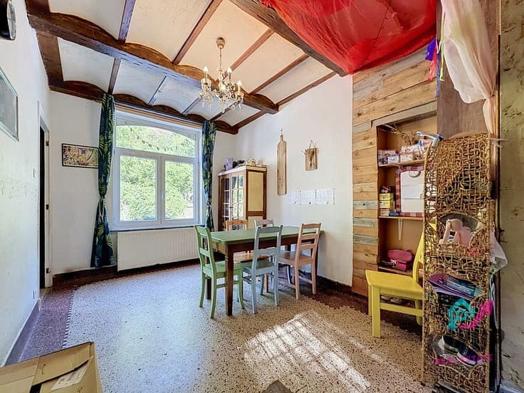 Family home with 4 bedrooms and garden in Dinant