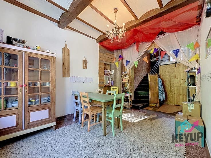 Family home with 4 bedrooms and garden in Dinant