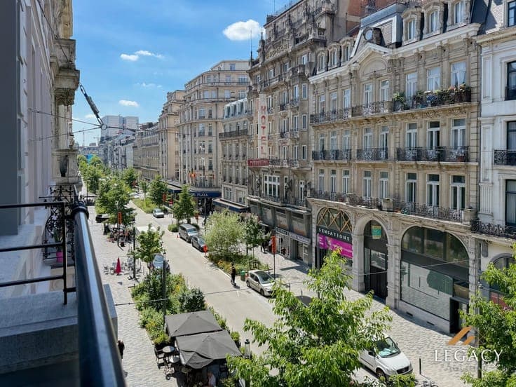 Mixed building with high potential: Commercial space on 3 le