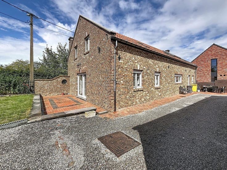 Ruime open bebouwing met garage, 4 slpks, 9a 20ca
