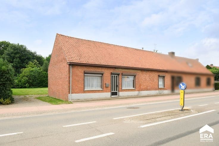 Semi-detached home on spacious plot in Lummen