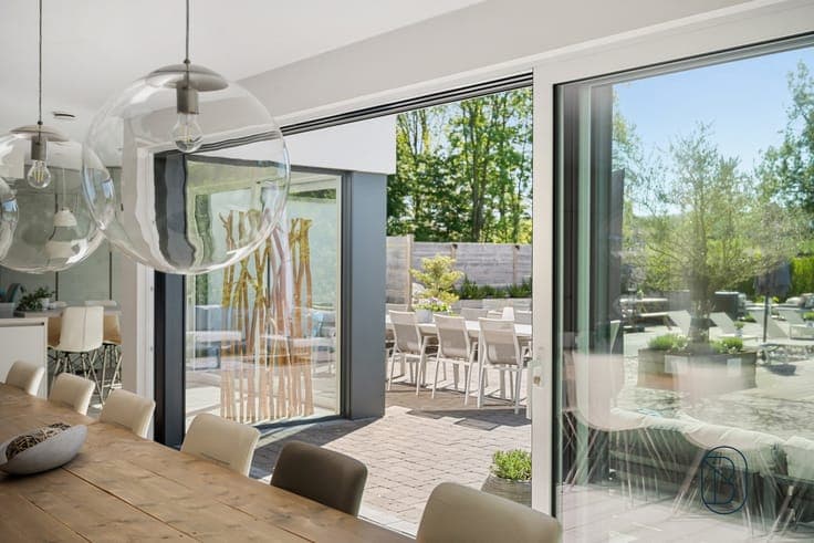 Exclusieve villa met 7 slpk, zwembad en tuin met open zicht