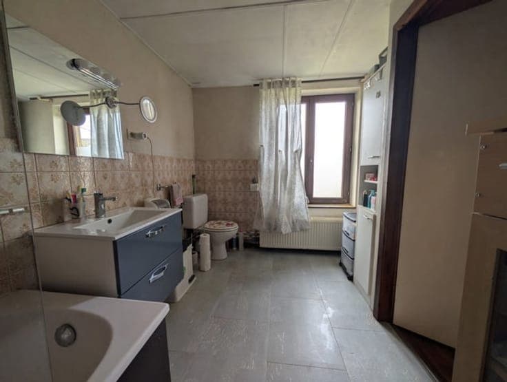 Maison avec garage et 3 chambres à vendre à Joncret