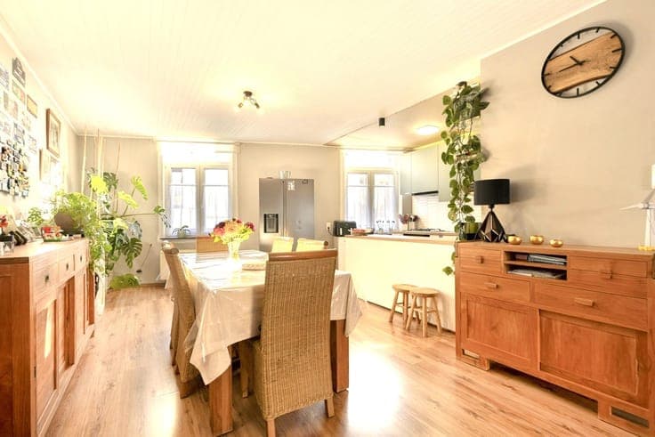 Charming house with large terrace – garage/workspace/office