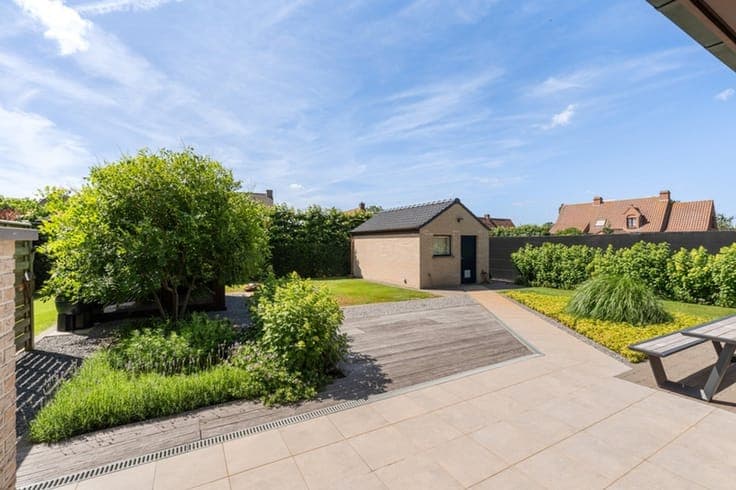 Rustig gelegen woning met tuin en dubbele garage