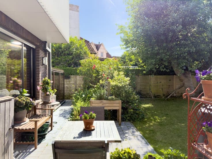 Uniek villa-appartement met tuin, terrassen, parkeerplaat...