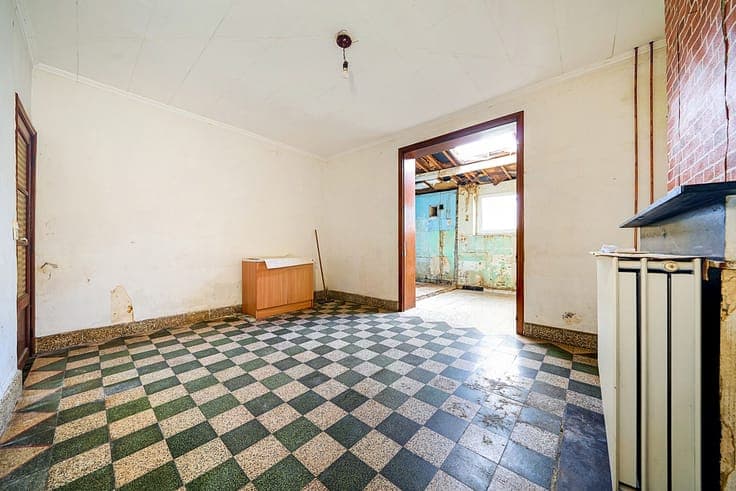 4-bedroom house in need of renovation