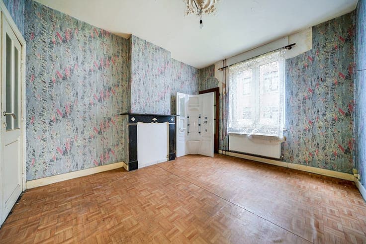 4-bedroom house in need of renovation