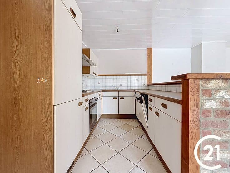 Maison 3 façades en pierres à Pessoux !