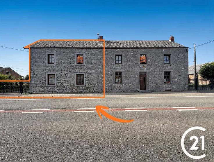 Maison 3 façades en pierres à Pessoux !