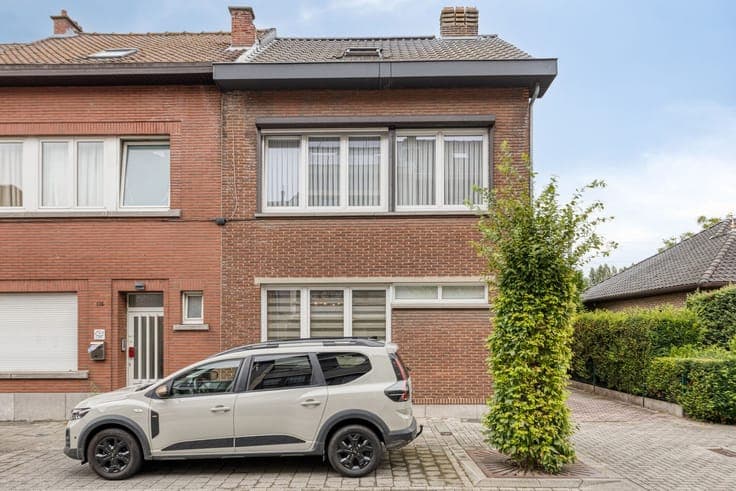 Move-in-ready home in Vilvoorde, 4 bdrms, garage, and yard!