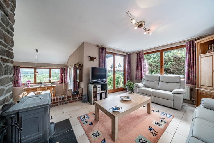 5-Bedroom Home with Breathtaking Views in Érezée