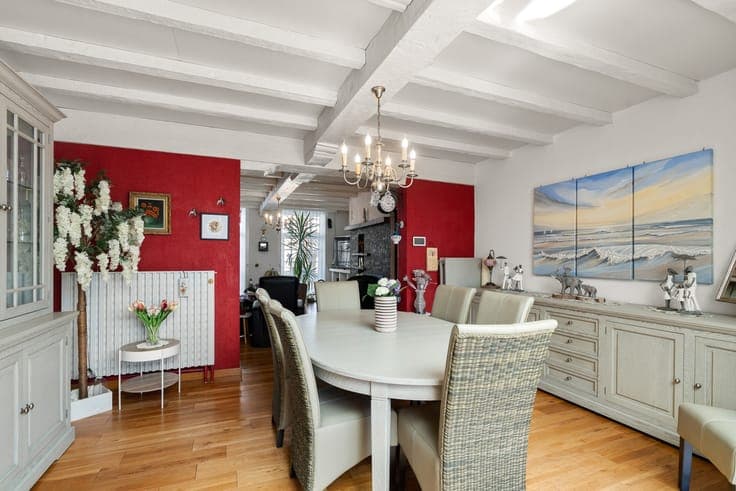 Characterful 6-Bedroom Home with Garden and Two Bathrooms...