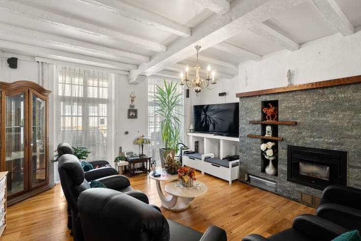 Characterful 6-Bedroom Home with Garden and Two Bathrooms...