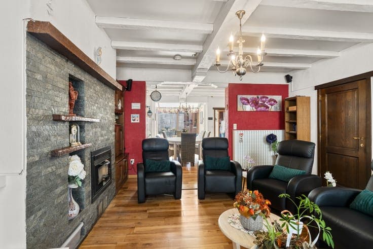 Characterful 6-Bedroom Home with Garden and Two Bathrooms...
