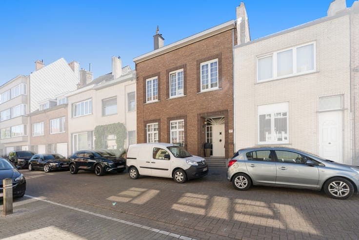 Characterful 6-Bedroom Home with Garden and Two Bathrooms...