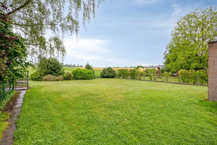 Bright, spacious family home with potential in Bierbeek.