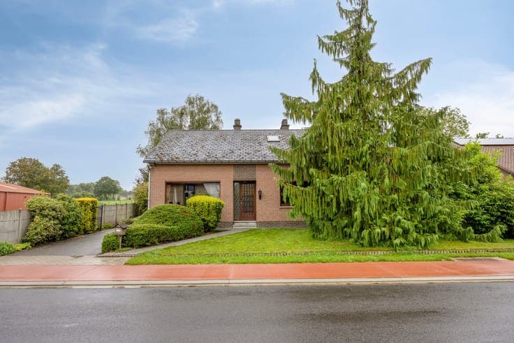 Bright, spacious family home with potential in Bierbeek.