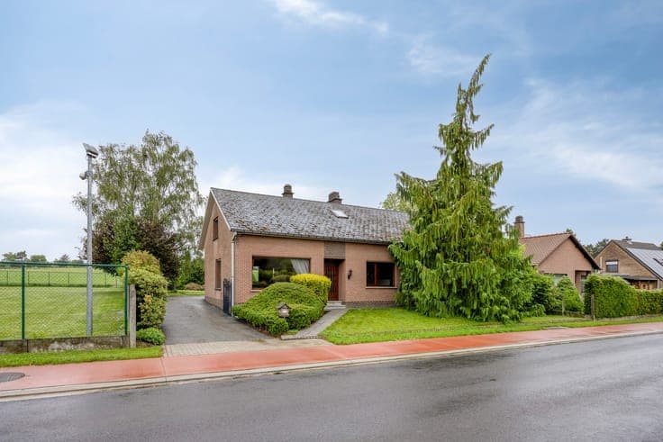 Bright, spacious family home with potential in Bierbeek.