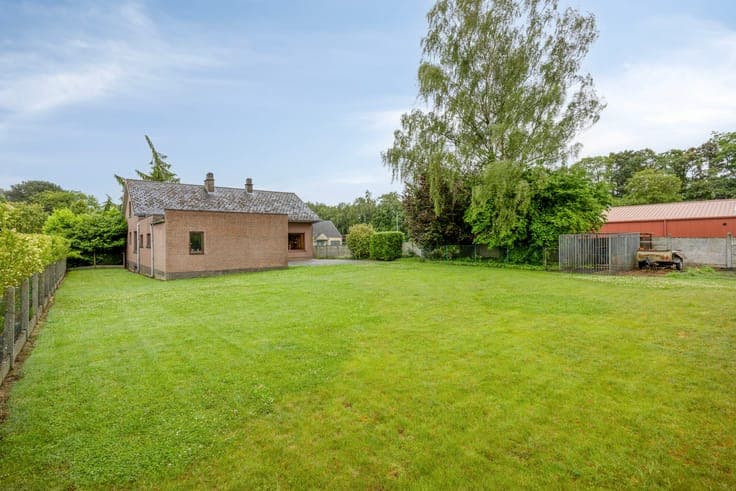 Bright, spacious family home with potential in Bierbeek.