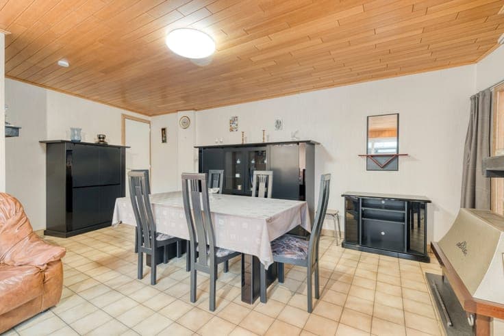 Ruime woning met voormalige handelsruimte en tal van moge...