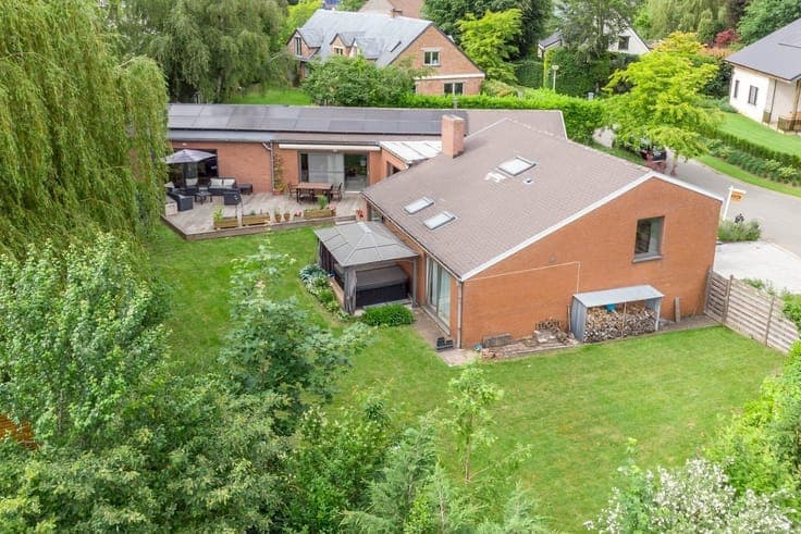 Character villa in a prime location