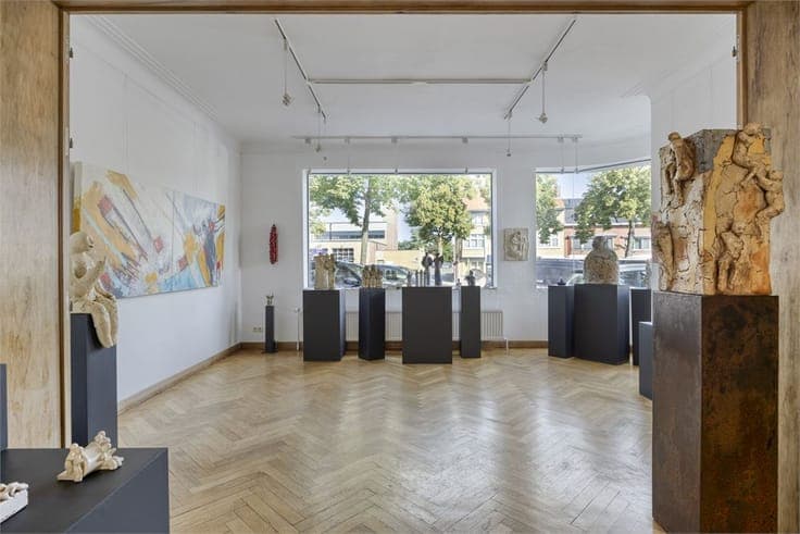 Uniek herenhuis met atelier en ruime bewoonbare oppervlak...