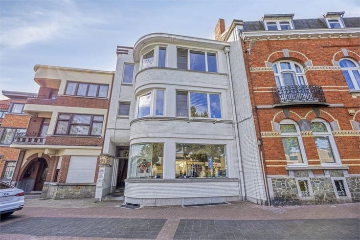 Uniek herenhuis met atelier en ruime bewoonbare oppervlak...