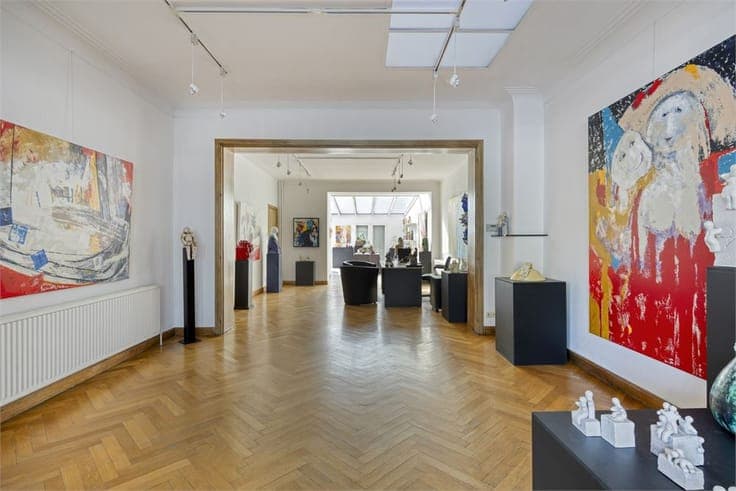 Uniek herenhuis met atelier en ruime bewoonbare oppervlak...