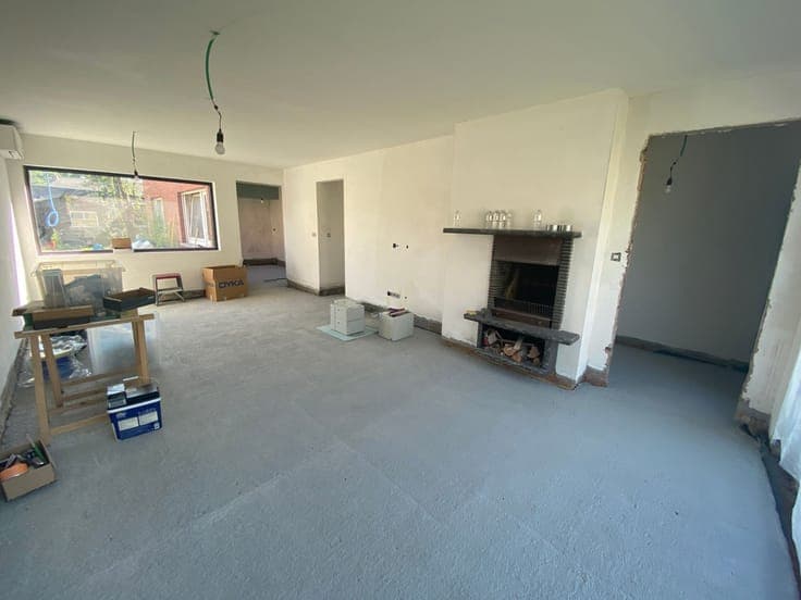 Vrijstaande, bijna volledig vernieuwde woning !