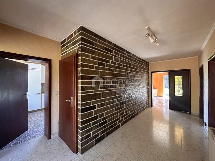 Detached bungalow with a spacious plot and unobstructed view