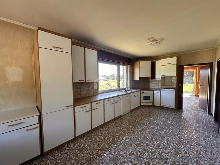 Detached bungalow with a spacious plot and unobstructed view
