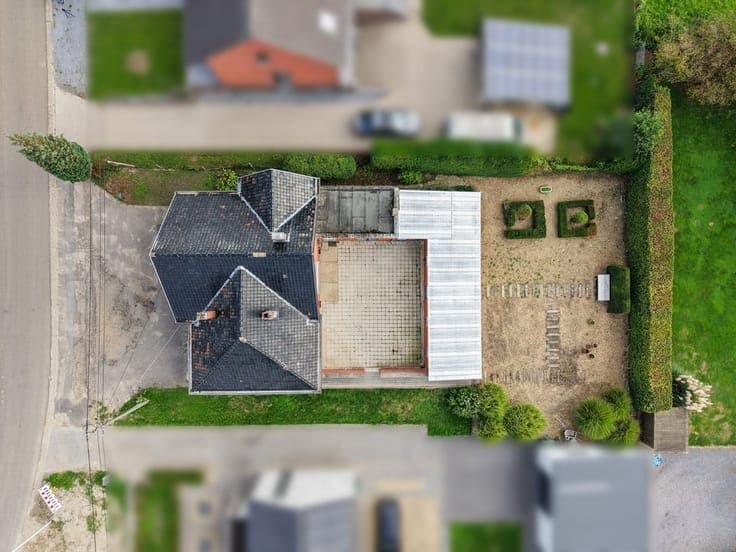 CHARMANTE WONING MET 4 SLAAPKAMERS, RUIME GARAGE EN VEEL ...
