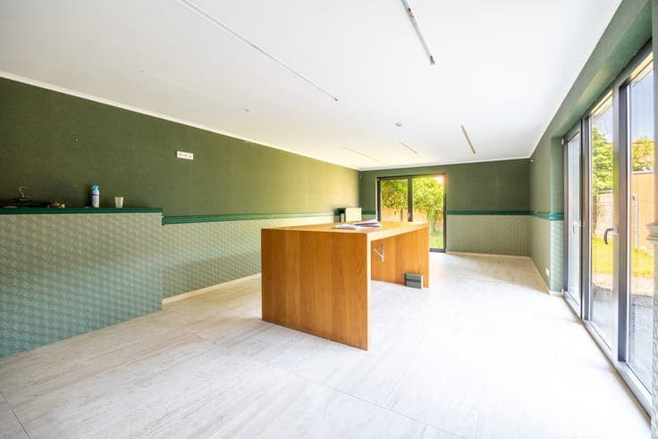 A mansion converted into offices and a medical practice