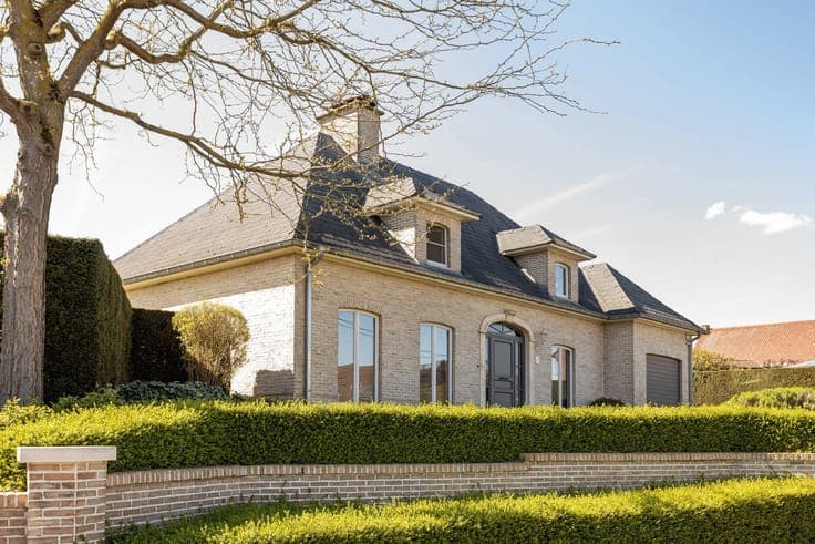 Detached move-in ready villa, 4 bedrooms, garden and garage