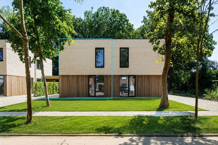 Stylish new-build home with south-facing garden in Brasschaa