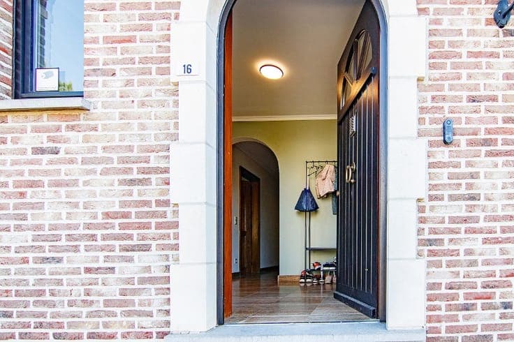 Riante instapklare gezinswoning met 5 slaapkamers op een ...