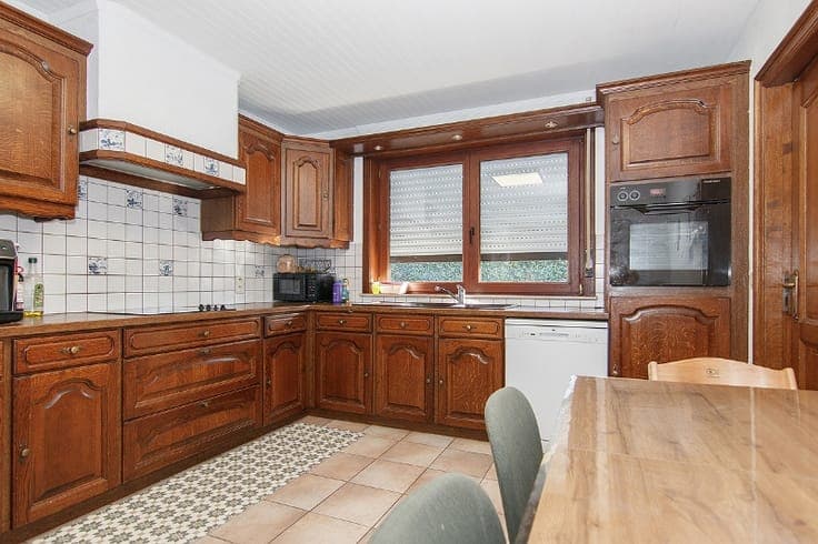 Riante instapklare gezinswoning met 5 slaapkamers op een ...