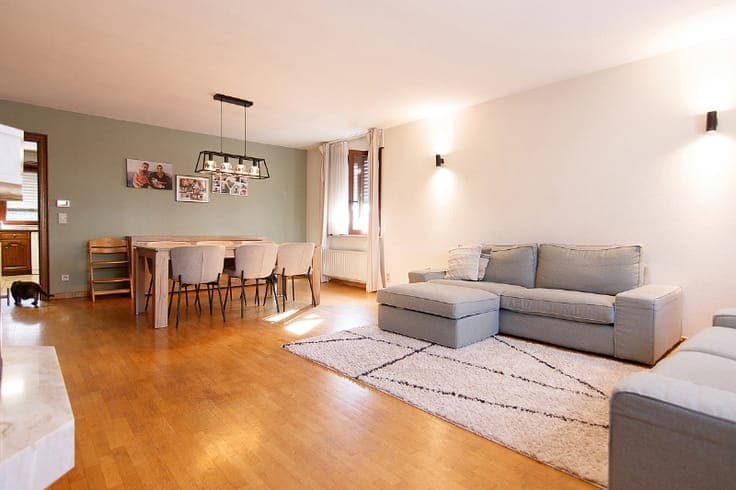 Riante instapklare gezinswoning met 5 slaapkamers op een ...