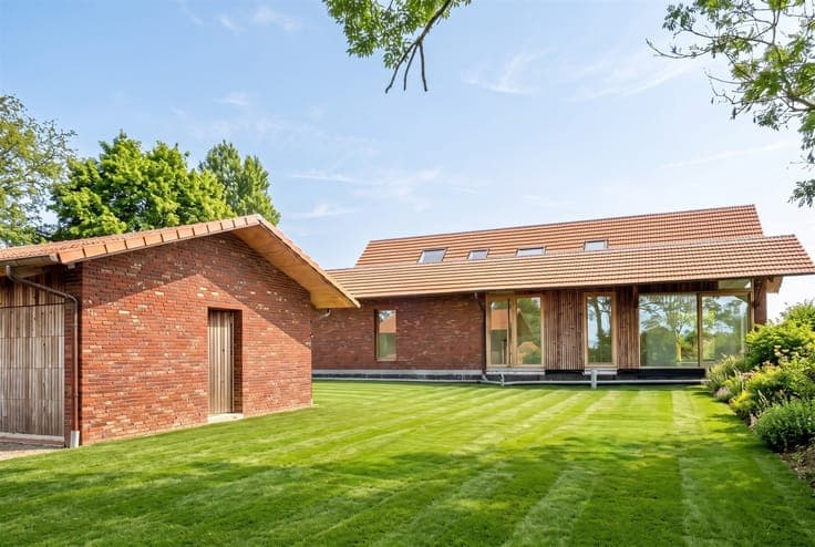Unieke architectenwoning met prachtige verzichten