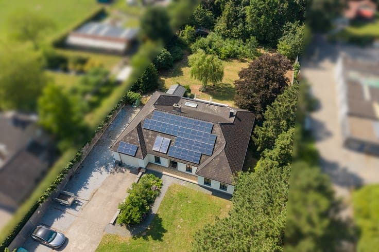 Exclusive villa on a spacious sunny plot in Bonheiden.