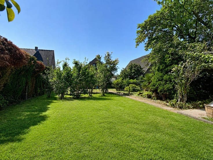 Villa 145m² + cellar/outbuilding 6.26a - 3bd/2shwr