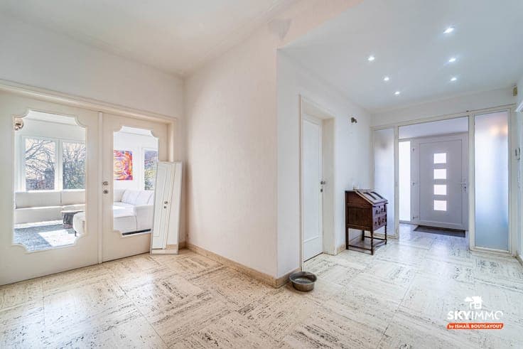 SPACIOUS 3-FACADE HOUSE – 5BR – 600 SQM – LAEKEN !