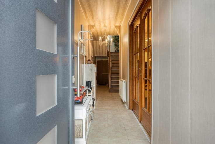 Move-in-ready home with 2 (3) rooms and a terrace