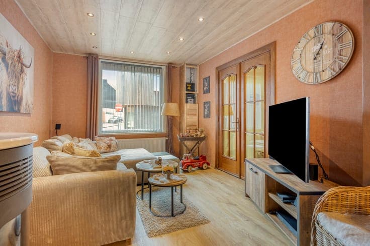 Move-in-ready home with 2 (3) rooms and a terrace