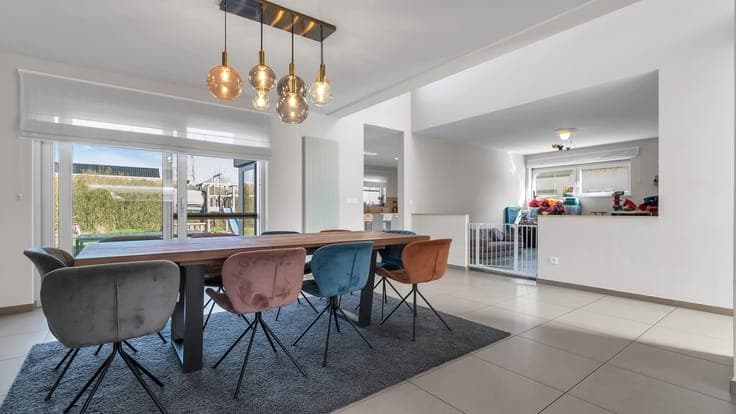 Trendy gezinswoning met open leefruimte, 4 slaapkamers en...