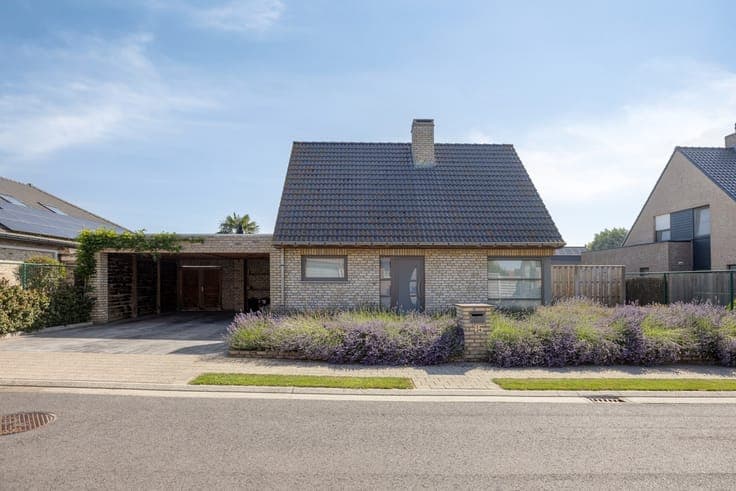 Instapklare alleenstaande woning met prachtige tuin en du...