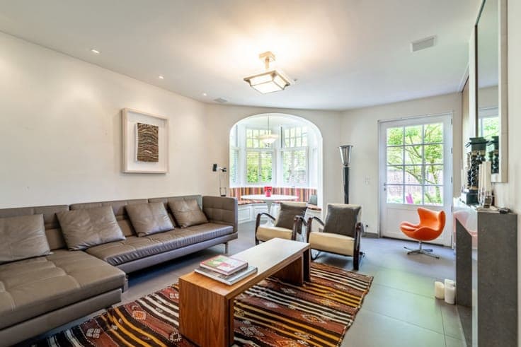 Charming Semi-Detached Villa in a Prime Location in the Zout