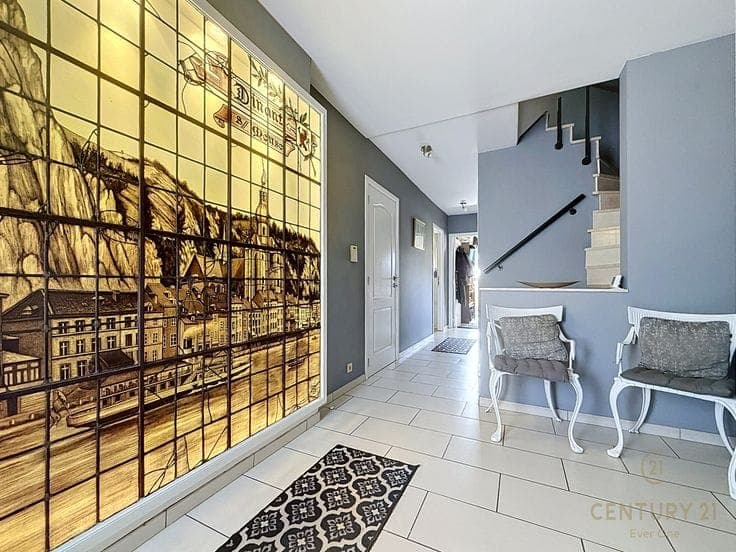 Four bedrooms house For Sale