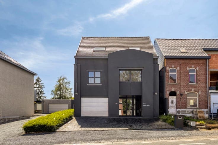 Unique semi-detached house with multifunctional space